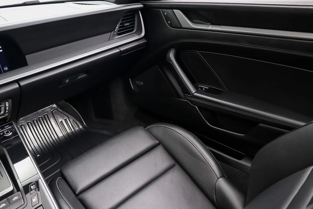 2022 Porsche 992 Targa 4 & 4S - Image 25 of 31