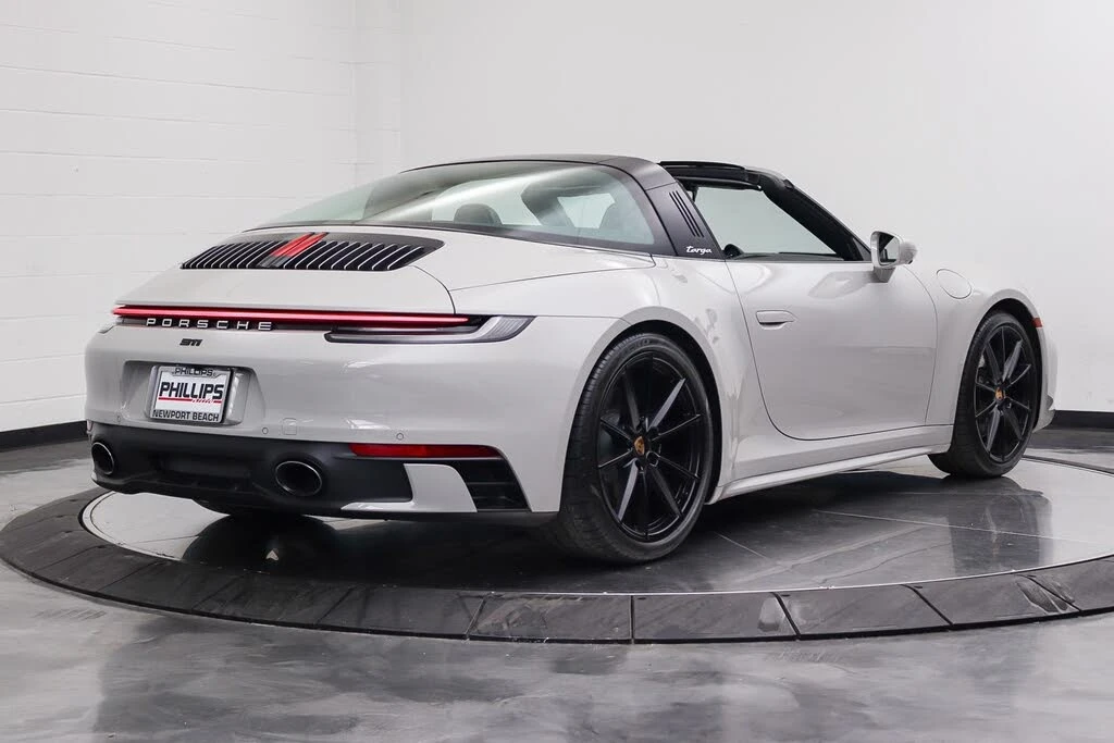 2022 Porsche 992 Targa 4 & 4S - Image 13 of 31