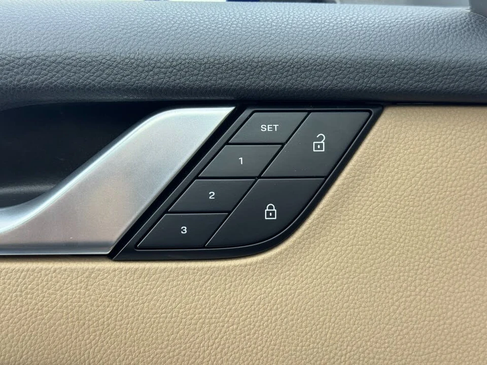 2022 Porsche 992 Targa 4 & 4S - Image 16 of 31