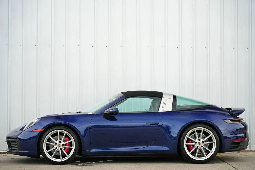2022 Porsche 992 Targa 4 & 4S - Image 9 of 31