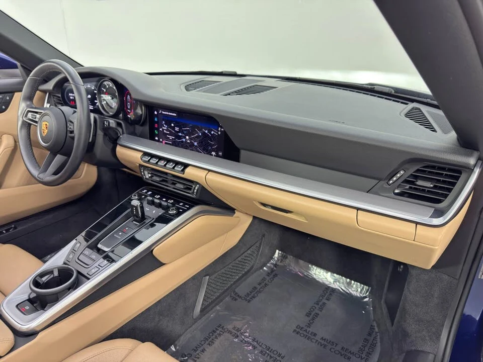 2022 Porsche 992 Targa 4 & 4S - Image 13 of 31