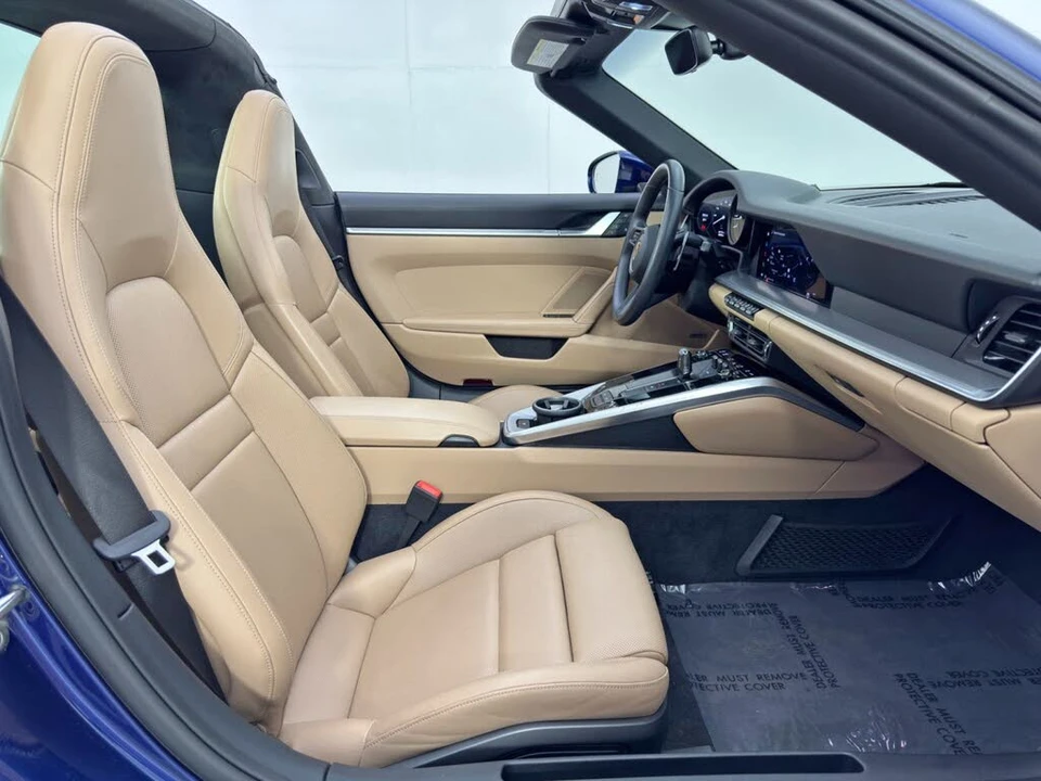 2022 Porsche 992 Targa 4 & 4S - Image 14 of 31