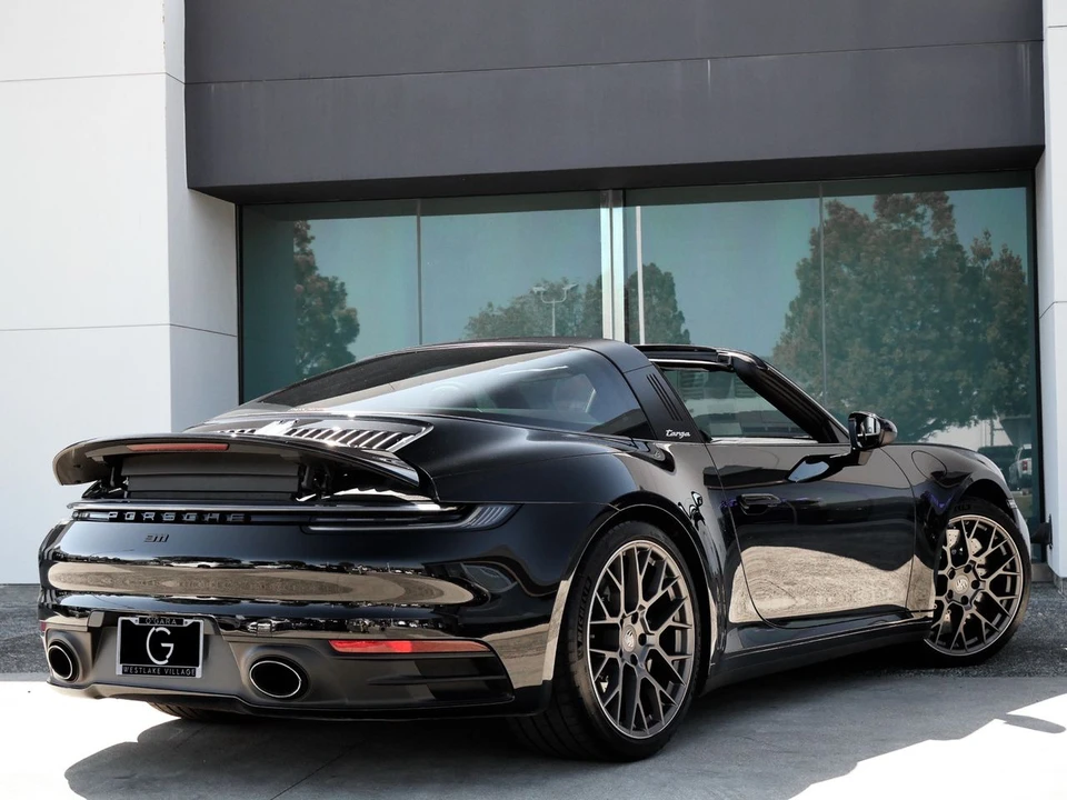 2022 Porsche 992 Targa 4 & 4S - Image 7 of 25