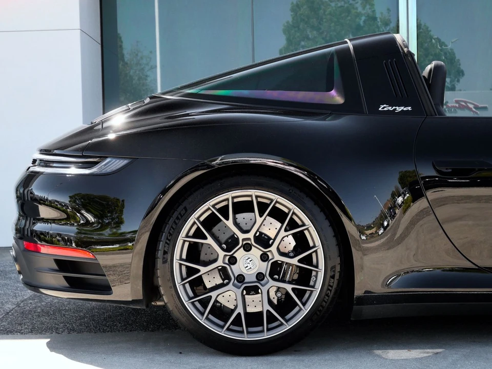 2022 Porsche 992 Targa 4 & 4S - Image 8 of 25