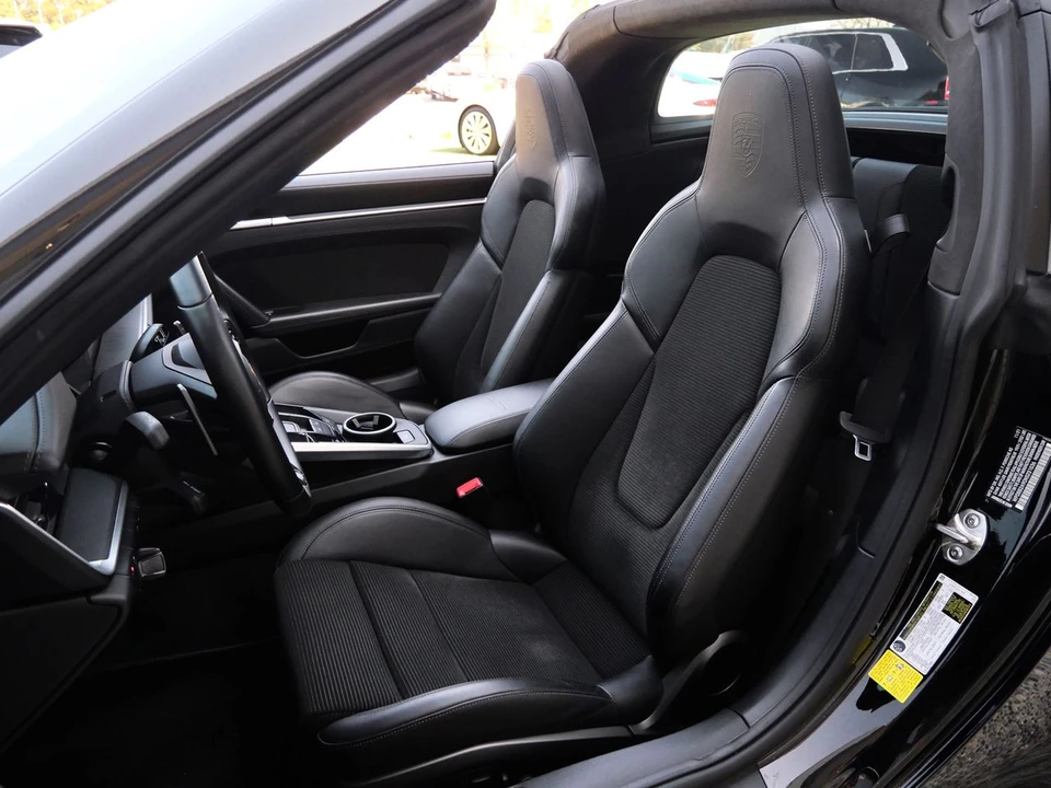 2022 Porsche 992 Targa 4 & 4S - Image 18 of 25