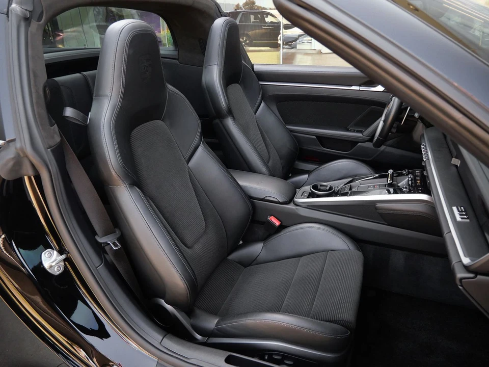 2022 Porsche 992 Targa 4 & 4S - Image 23 of 25