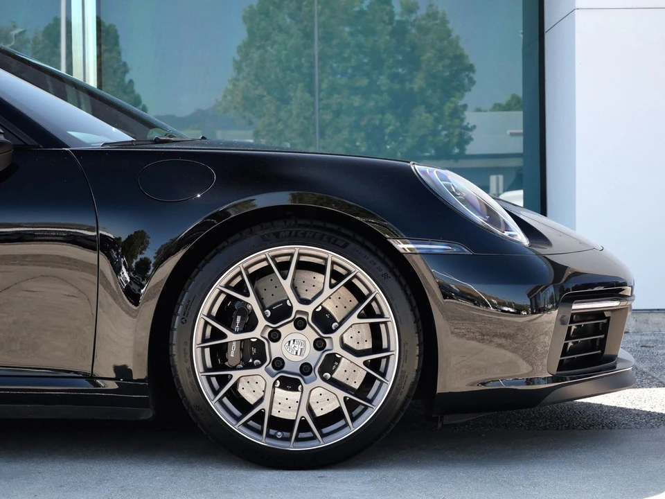 2022 Porsche 992 Targa 4 & 4S - Image 9 of 25