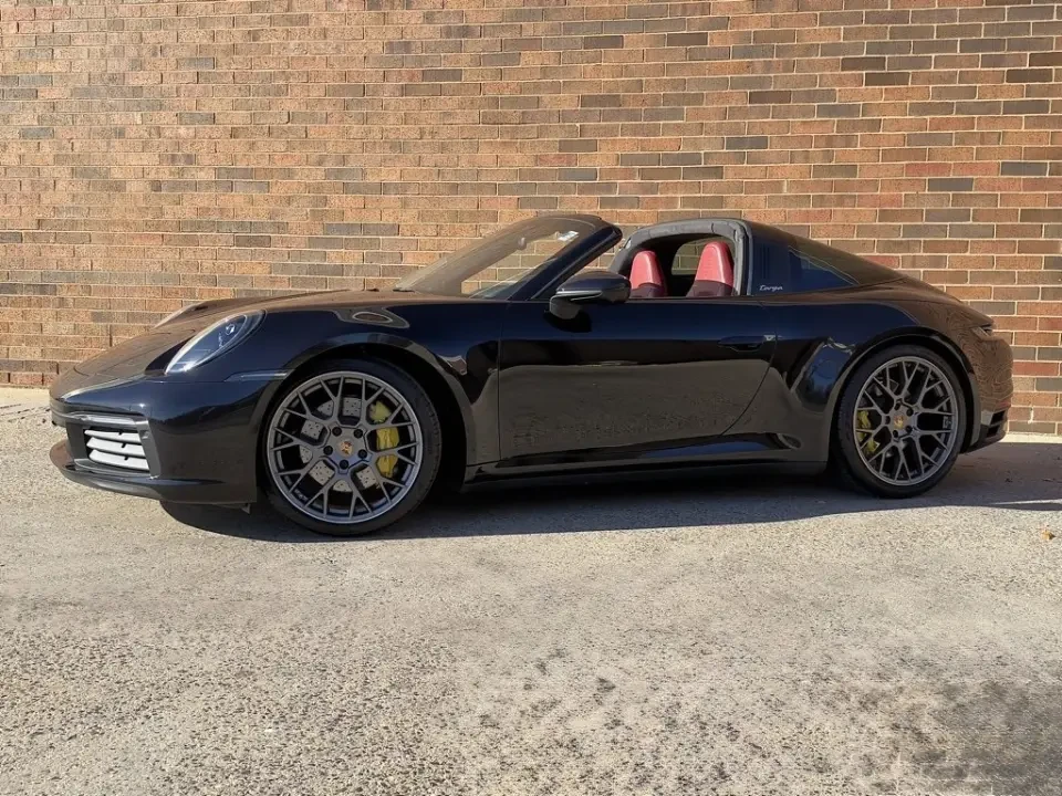 2022 Porsche 992 Targa 4 & 4S - Image 11 of 13