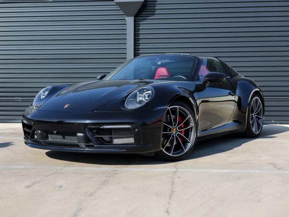 2022 Porsche 992 Targa 4 & 4S - Image 9 of 13