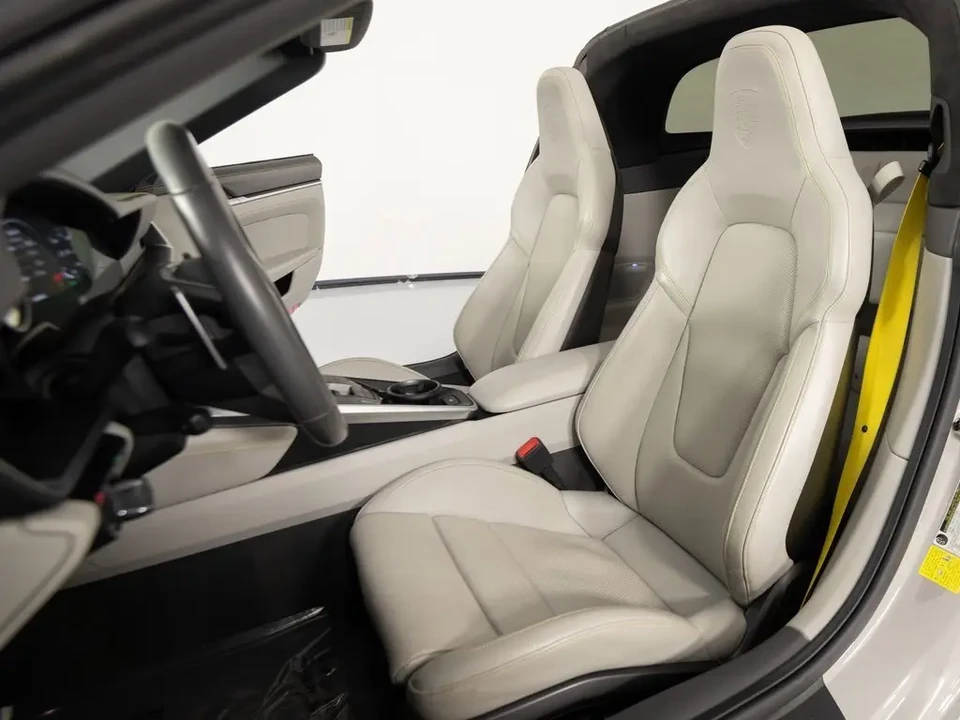 2022 Porsche 992 Targa 4 & 4S - Image 5 of 5