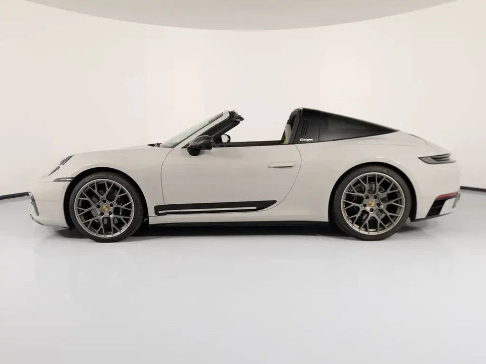 2022 Porsche 992 Targa 4 & 4S - Image 2 of 5
