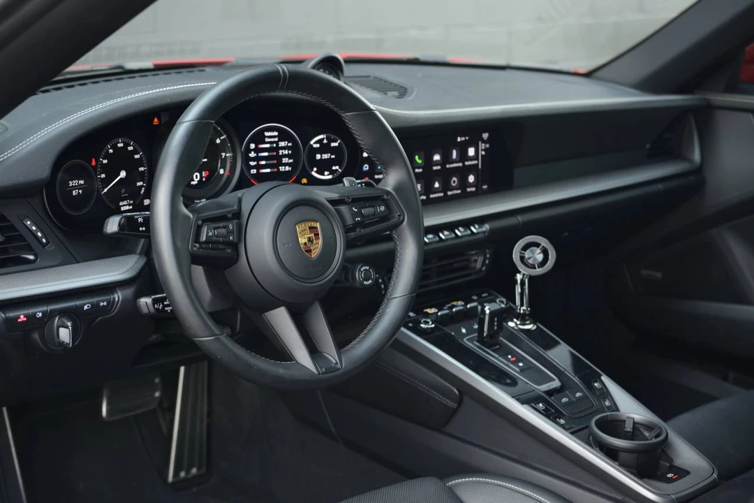 2022 Porsche 992 Targa 4 & 4S - Image 4 of 5
