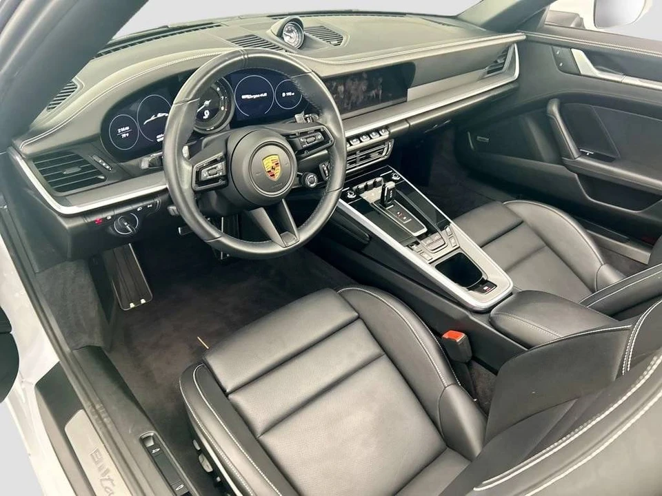 2022 Porsche 992 Targa 4 & 4S - Image 4 of 5