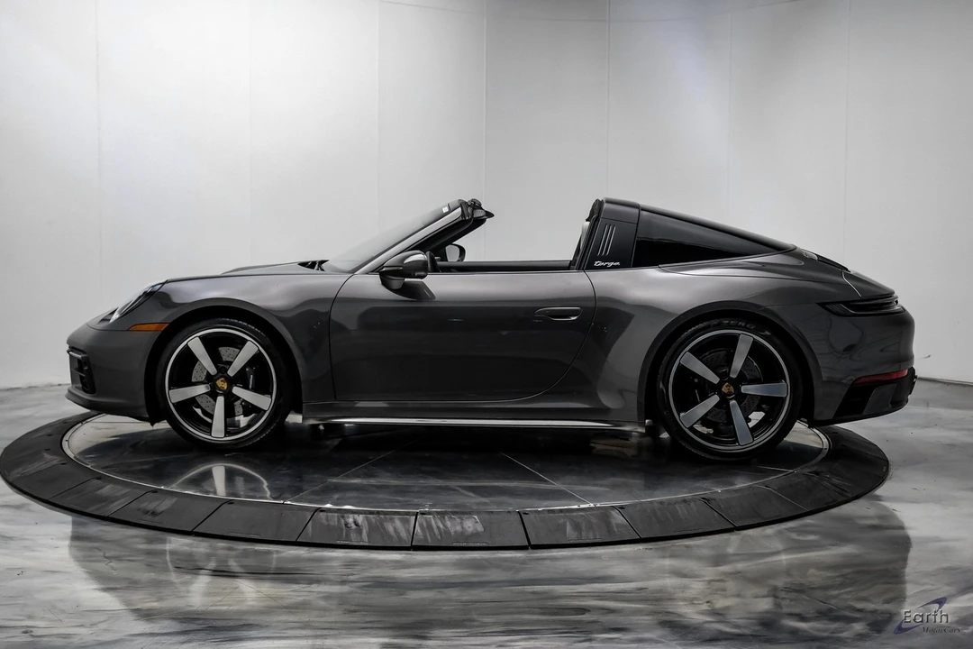 2022 Porsche 992 Targa 4 & 4S - Image 9 of 12