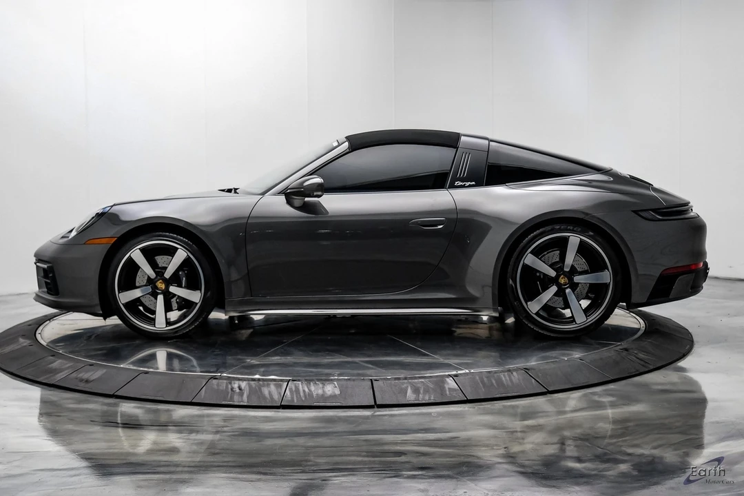 2022 Porsche 992 Targa 4 & 4S - Image 8 of 12