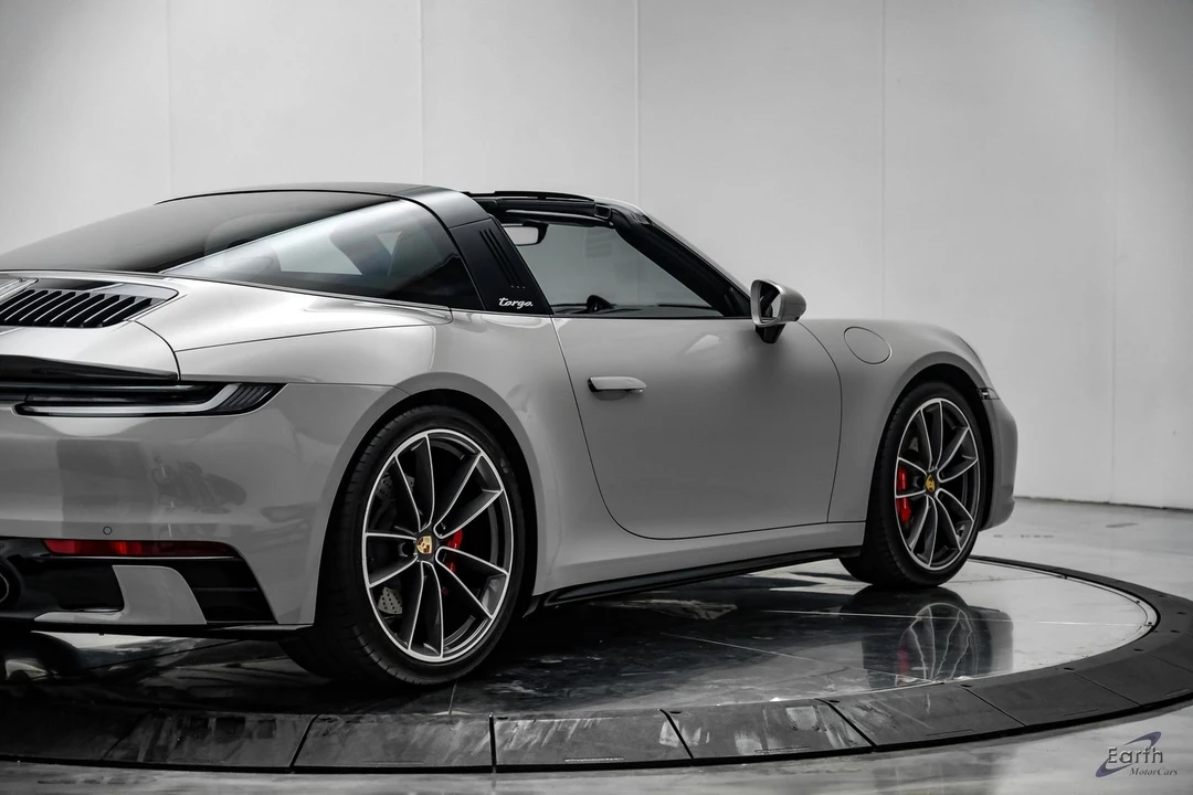 2022 Porsche 992 Targa 4 & 4S - Image 23 of 31