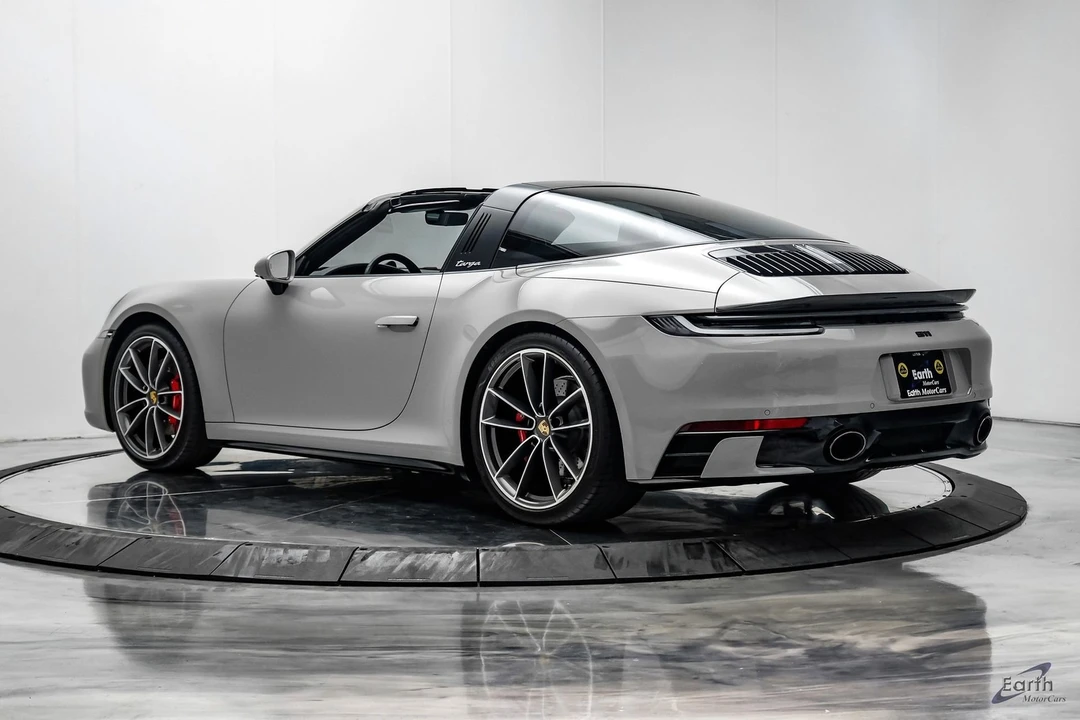 2022 Porsche 992 Targa 4 & 4S - Image 12 of 31