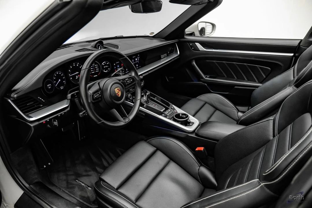 2022 Porsche 992 Targa 4 & 4S - Image 3 of 31