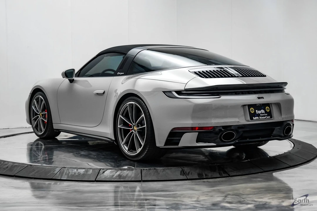 2022 Porsche 992 Targa 4 & 4S - Image 13 of 31