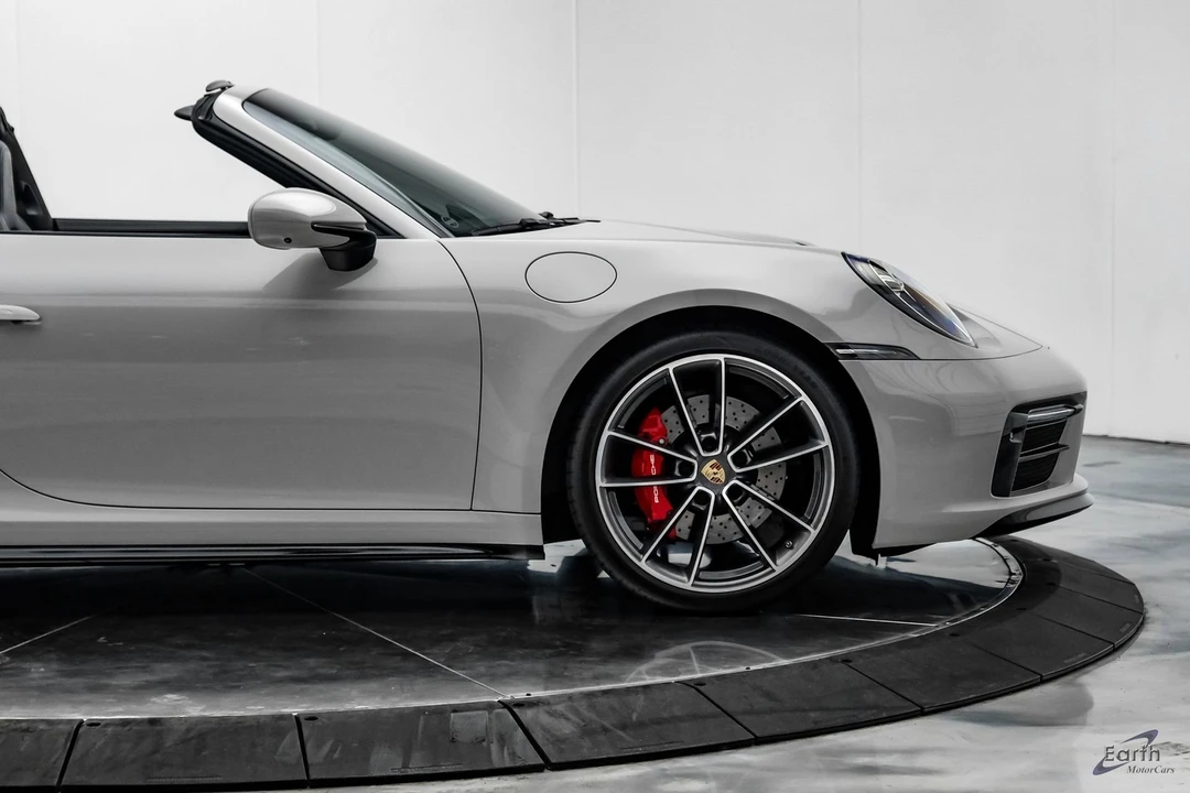 2022 Porsche 992 Targa 4 & 4S - Image 27 of 31
