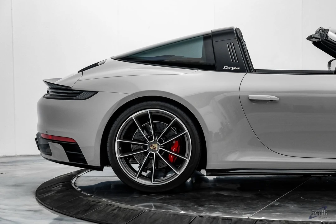 2022 Porsche 992 Targa 4 & 4S - Image 26 of 31