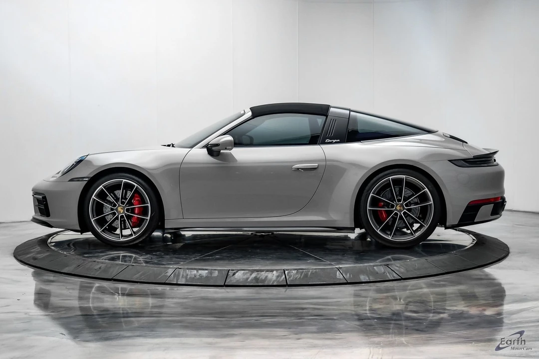 2022 Porsche 992 Targa 4 & 4S - Image 9 of 31