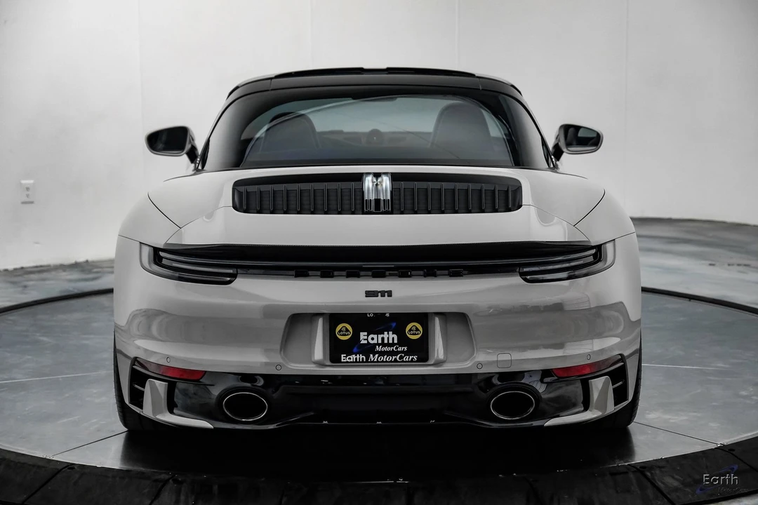 2022 Porsche 992 Targa 4 & 4S - Image 16 of 31