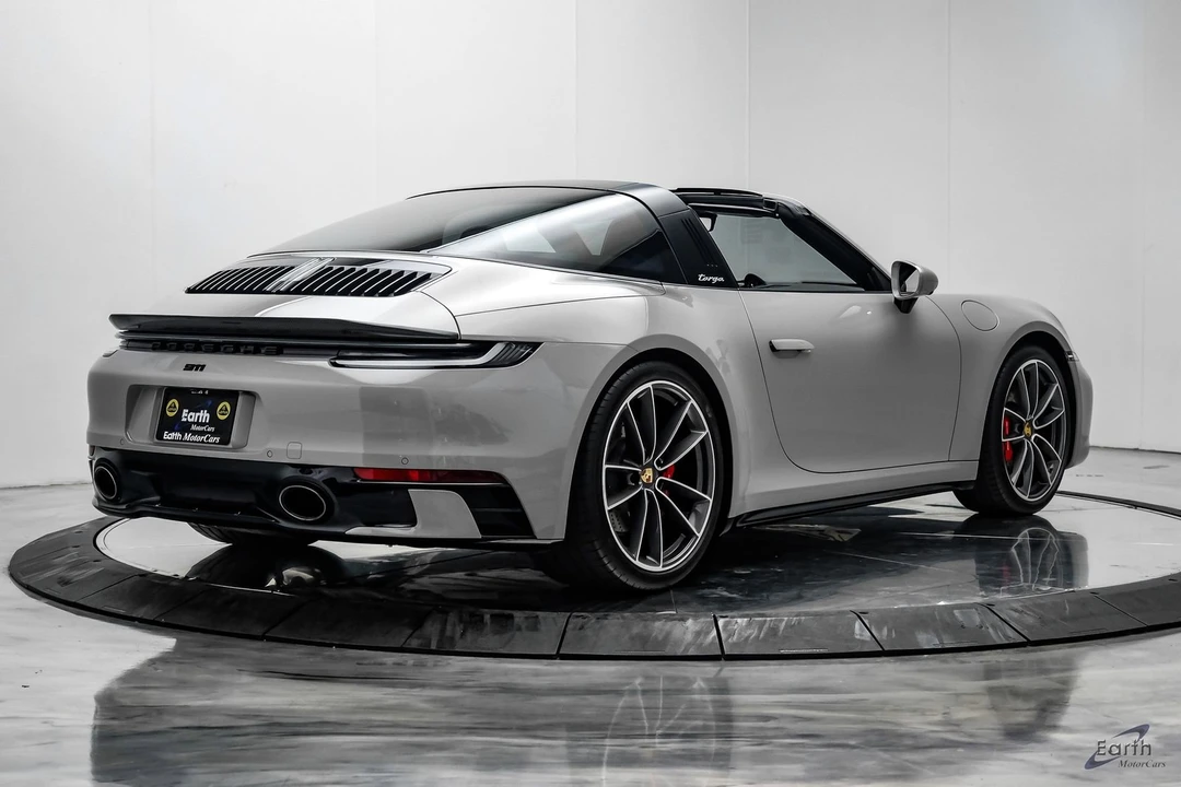 2022 Porsche 992 Targa 4 & 4S - Image 19 of 31