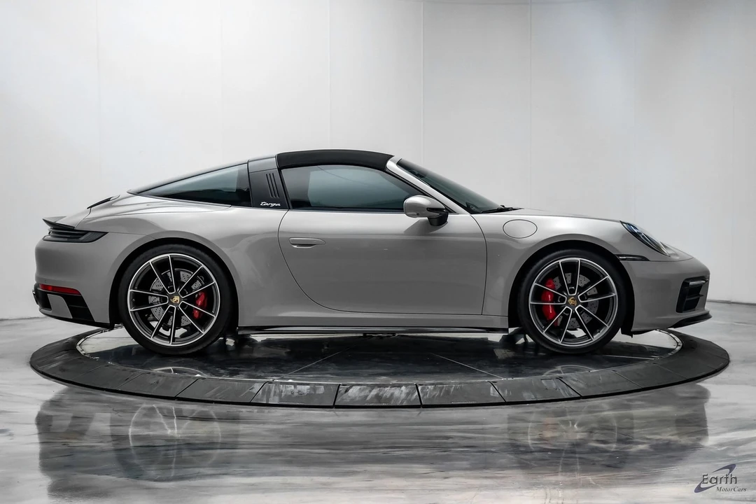 2022 Porsche 992 Targa 4 & 4S - Image 25 of 31