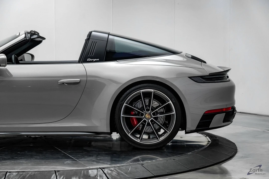 2022 Porsche 992 Targa 4 & 4S - Image 11 of 31