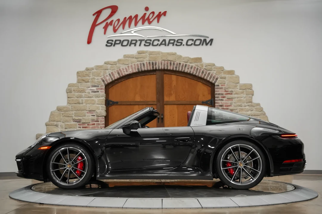 2022 Porsche 992 Targa 4 & 4S - Image 28 of 31
