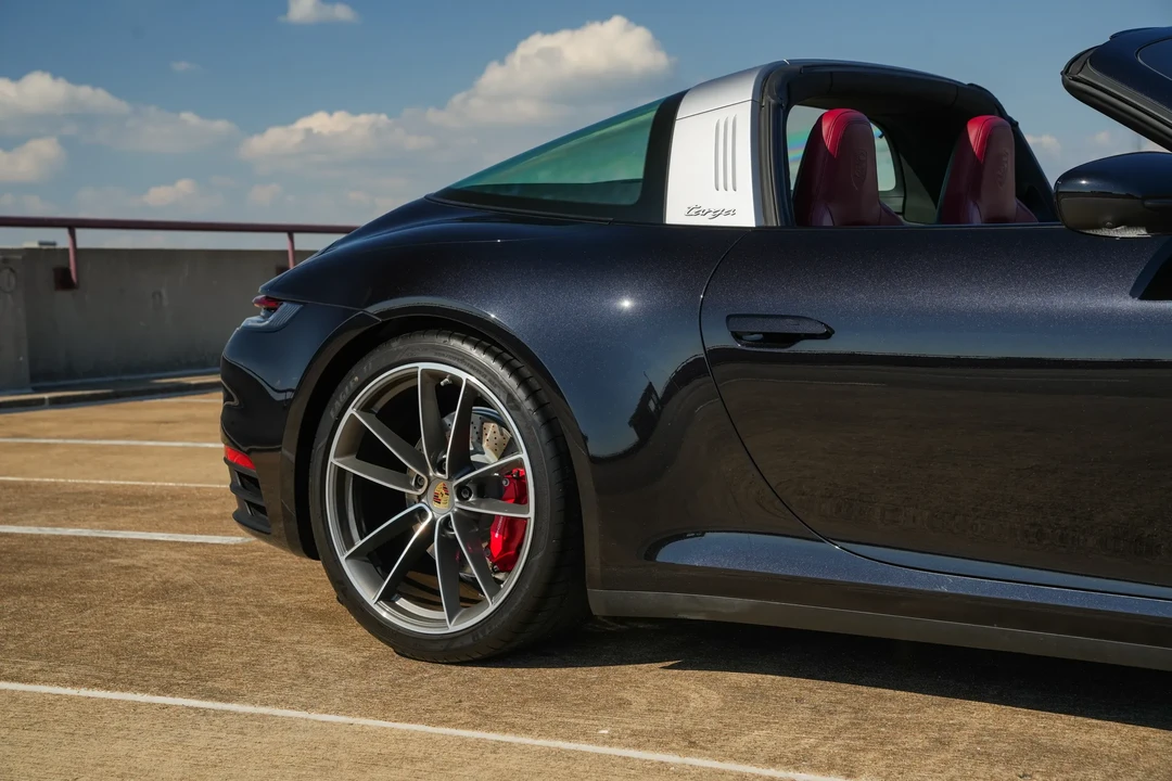 2022 Porsche 992 Targa 4 & 4S - Image 7 of 31