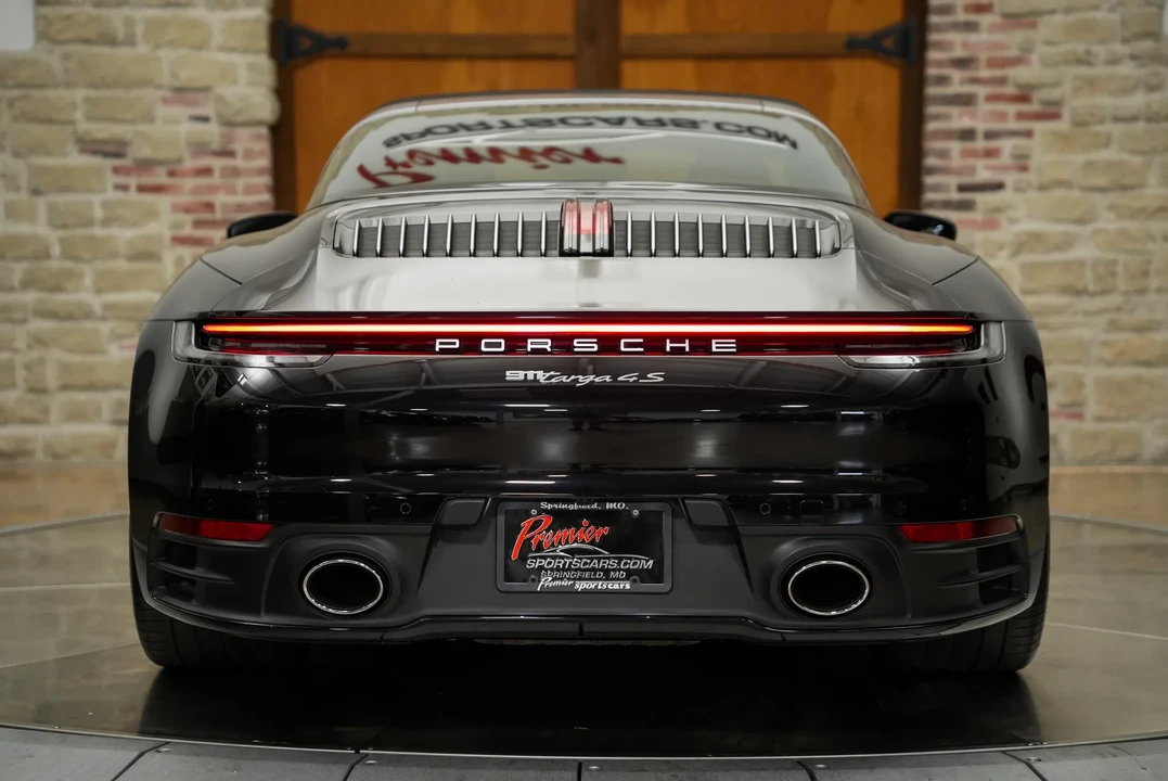 2022 Porsche 992 Targa 4 & 4S - Image 22 of 31