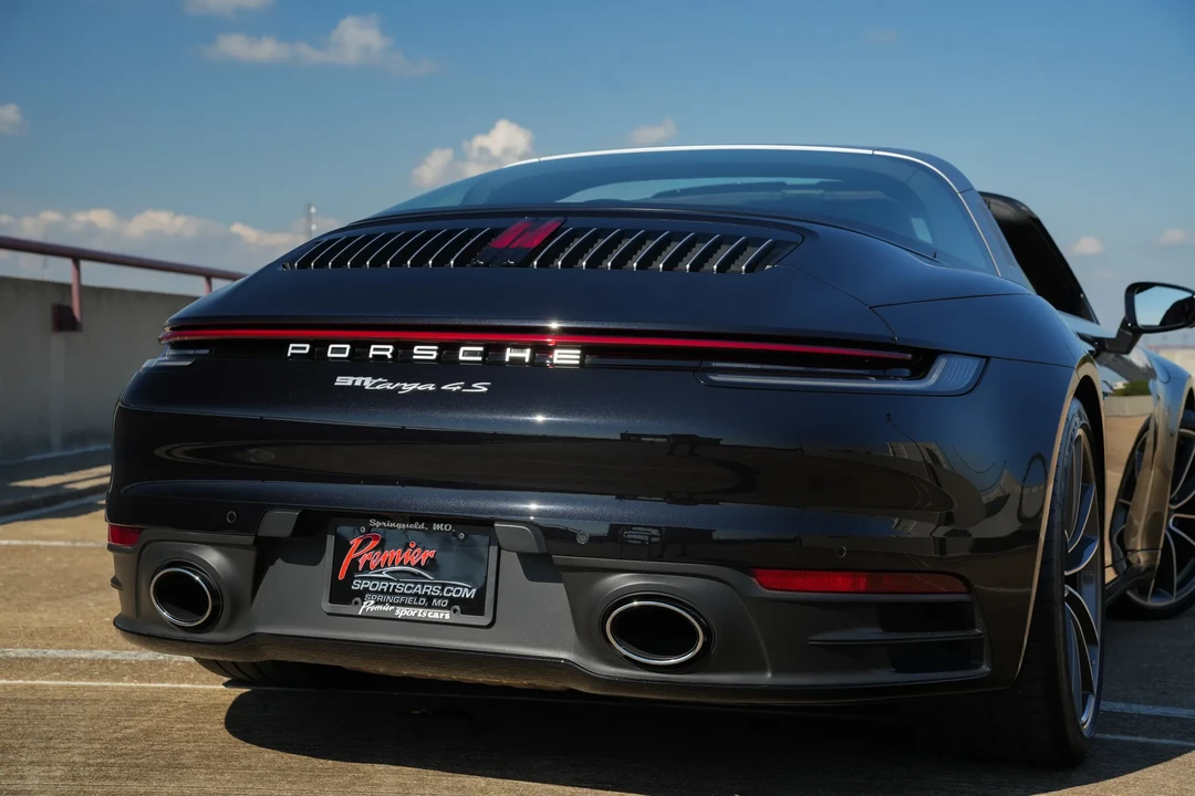 2022 Porsche 992 Targa 4 & 4S - Image 14 of 31