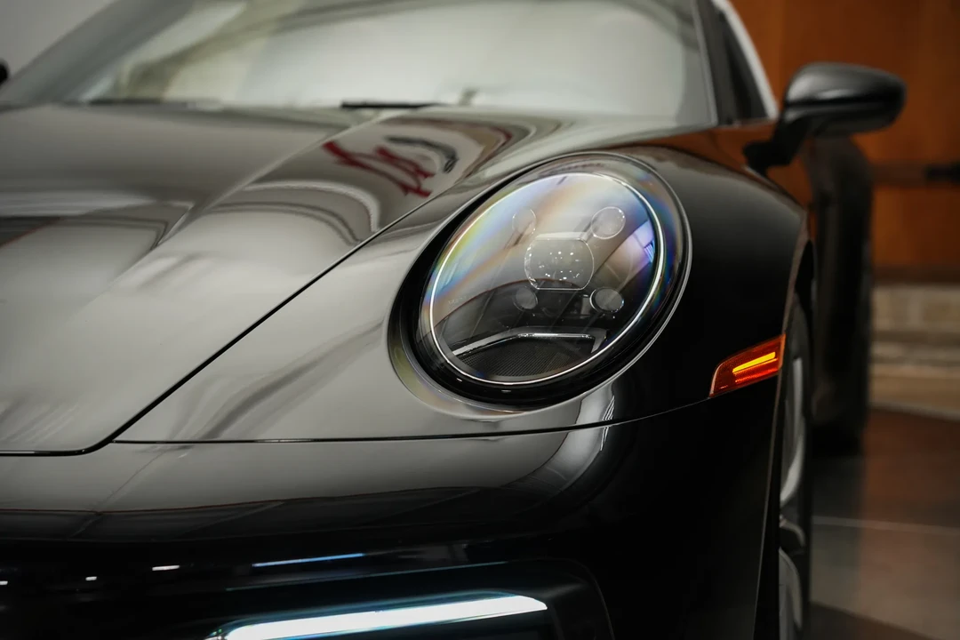 2022 Porsche 992 Targa 4 & 4S - Image 27 of 31