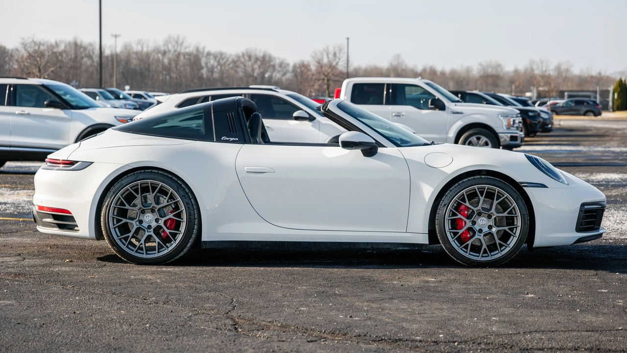 2022 Porsche 992 Targa 4 & 4S - Image 4 of 31