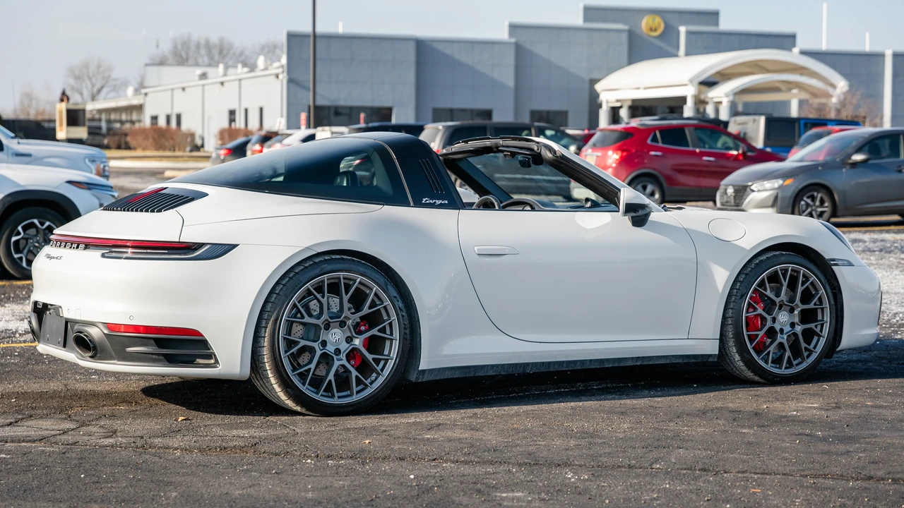 2022 Porsche 992 Targa 4 & 4S - Image 5 of 31