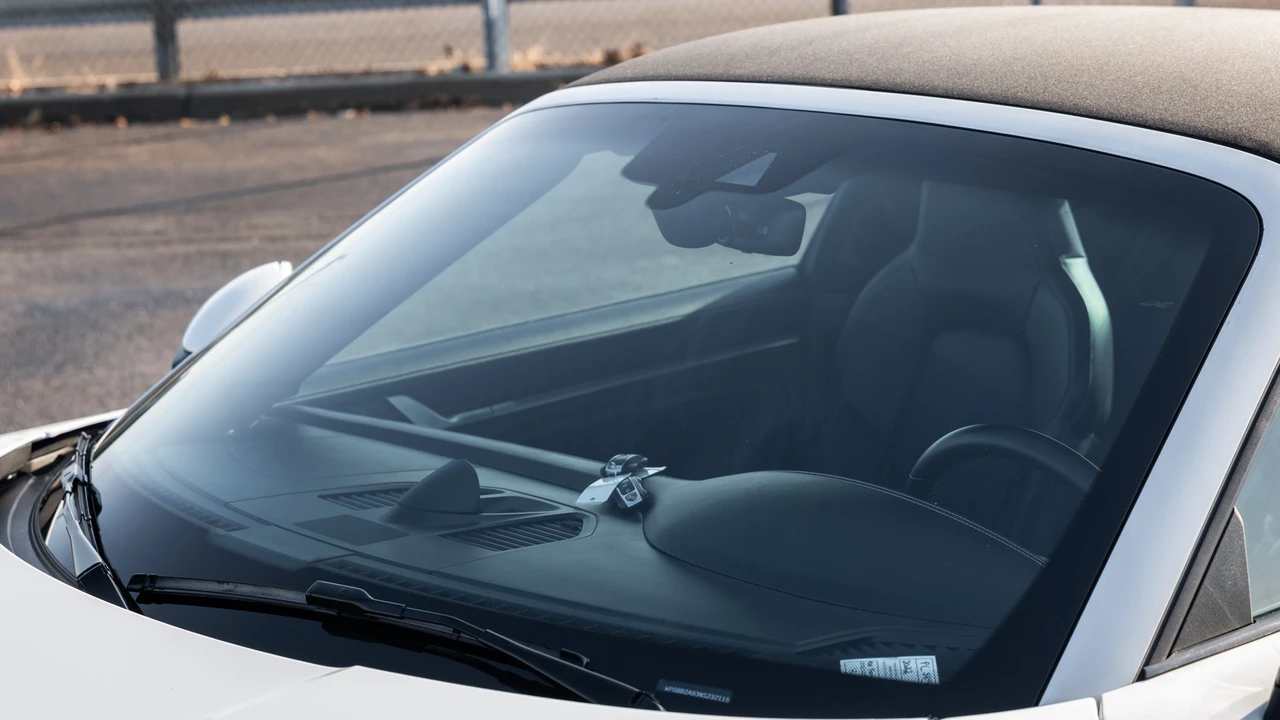 2022 Porsche 992 Targa 4 & 4S - Image 26 of 31