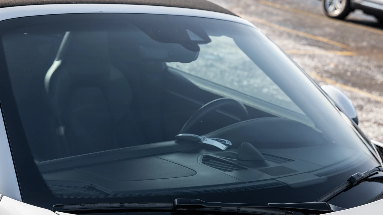 2022 Porsche 992 Targa 4 & 4S - Image 27 of 31