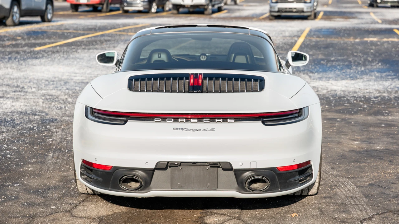 2022 Porsche 992 Targa 4 & 4S - Image 6 of 31