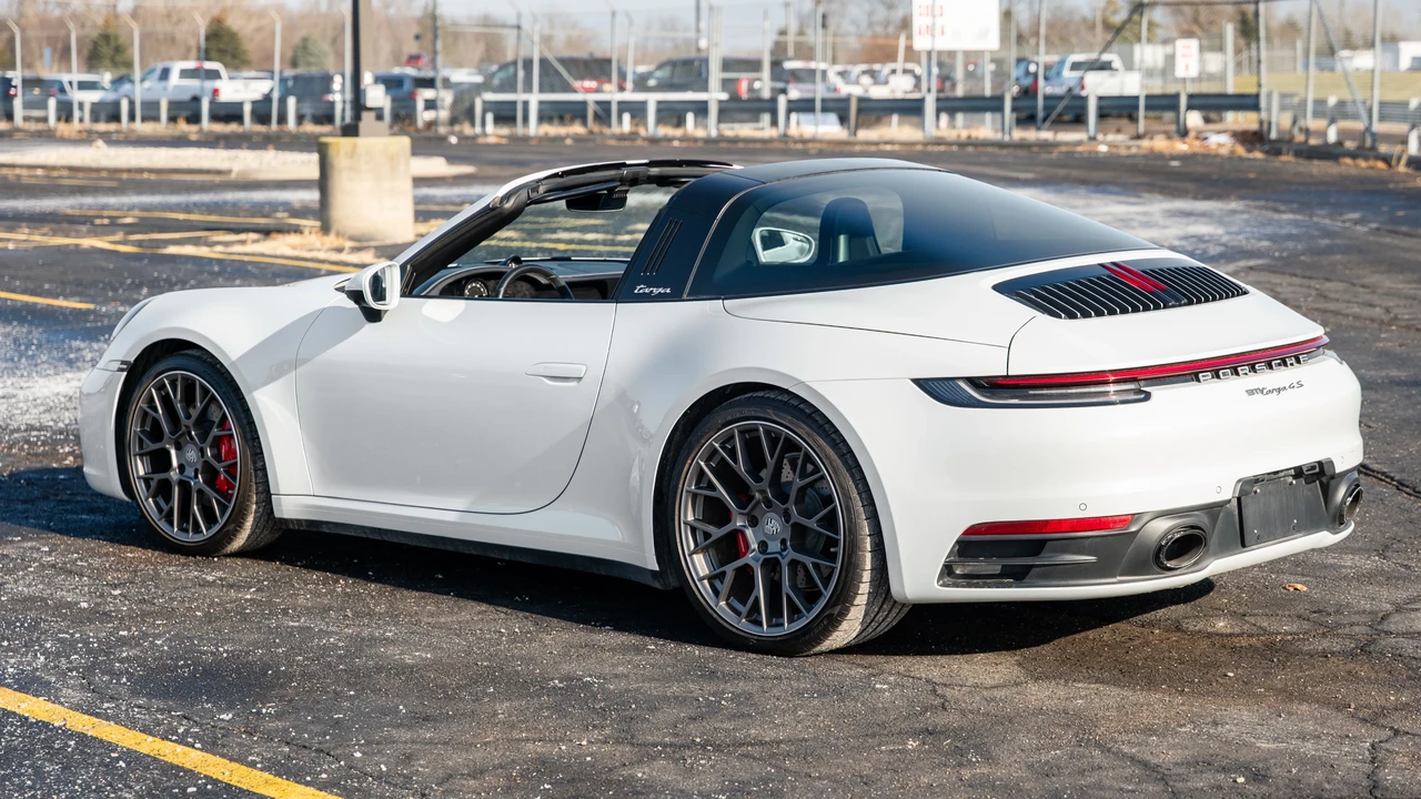 2022 Porsche 992 Targa 4 & 4S - Image 7 of 31