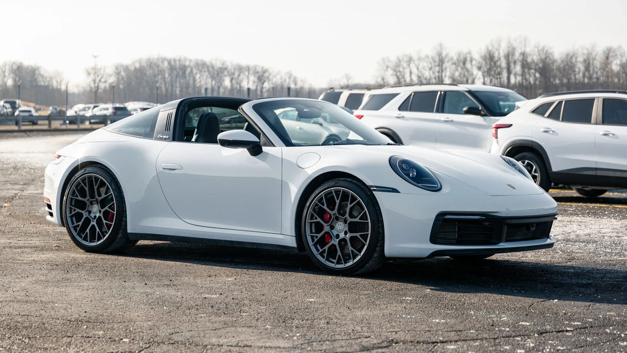 2022 Porsche 992 Targa 4 & 4S - Image 3 of 31
