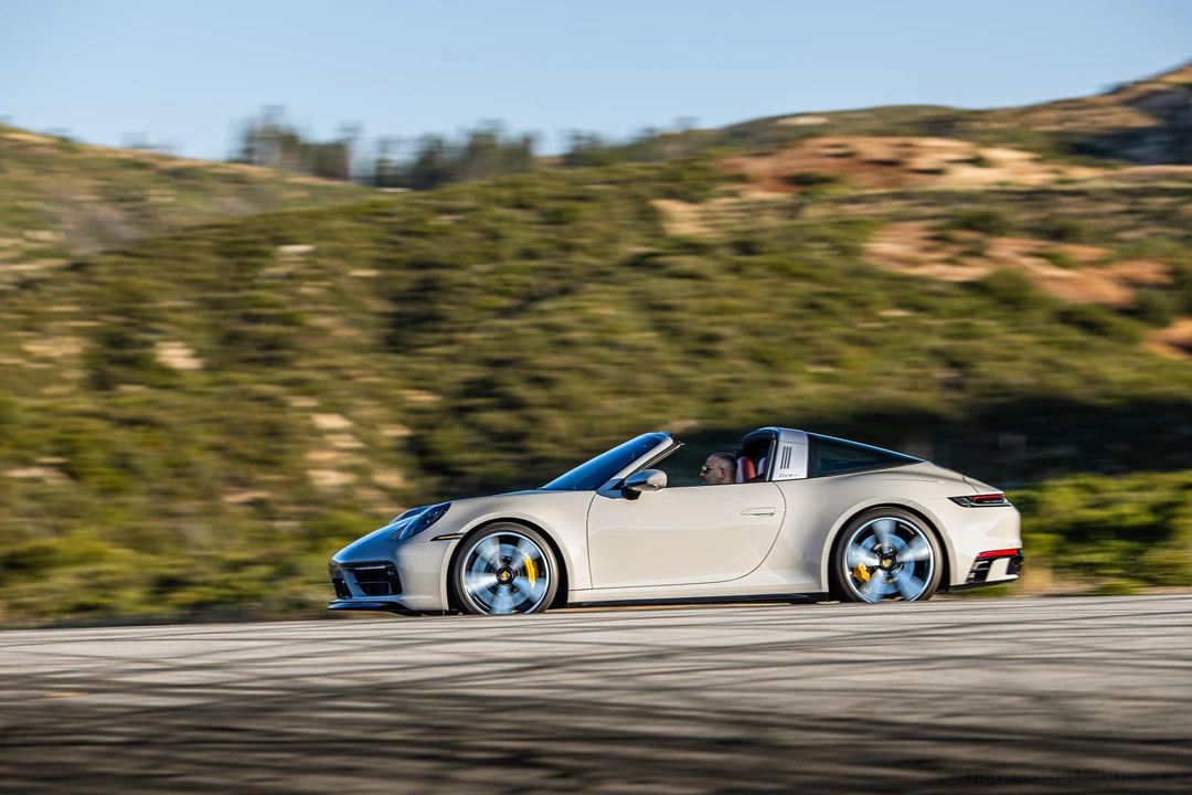 2022 Porsche 992 Carrera S - Image 8 of 31