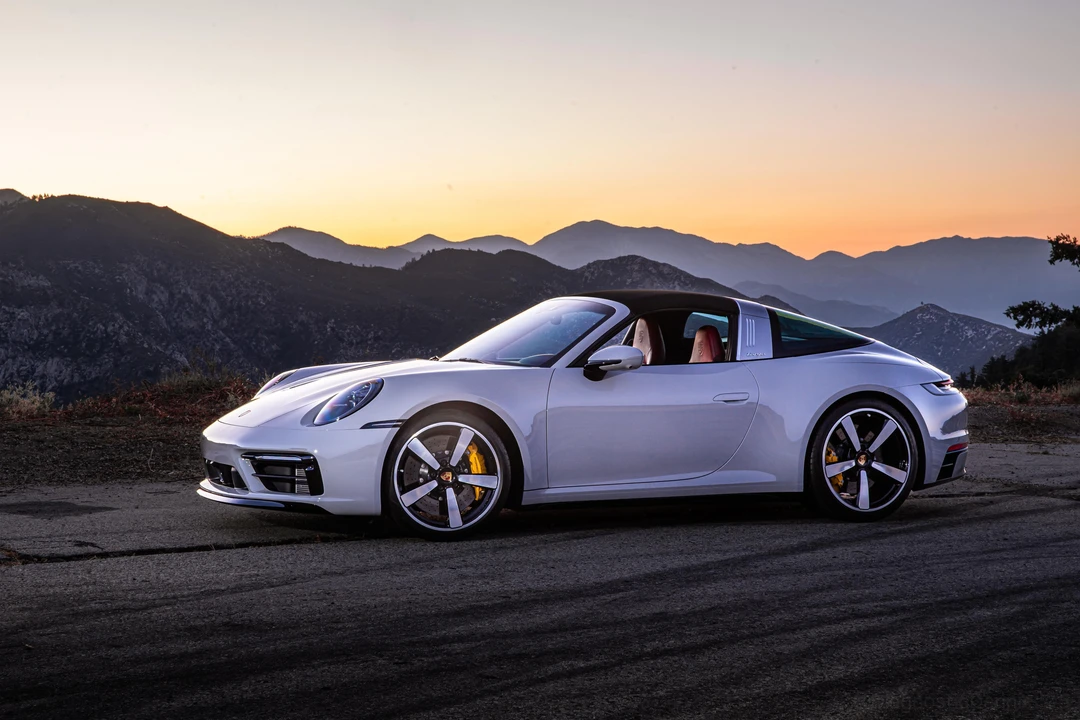 2022 Porsche 992 Carrera S - Image 16 of 31