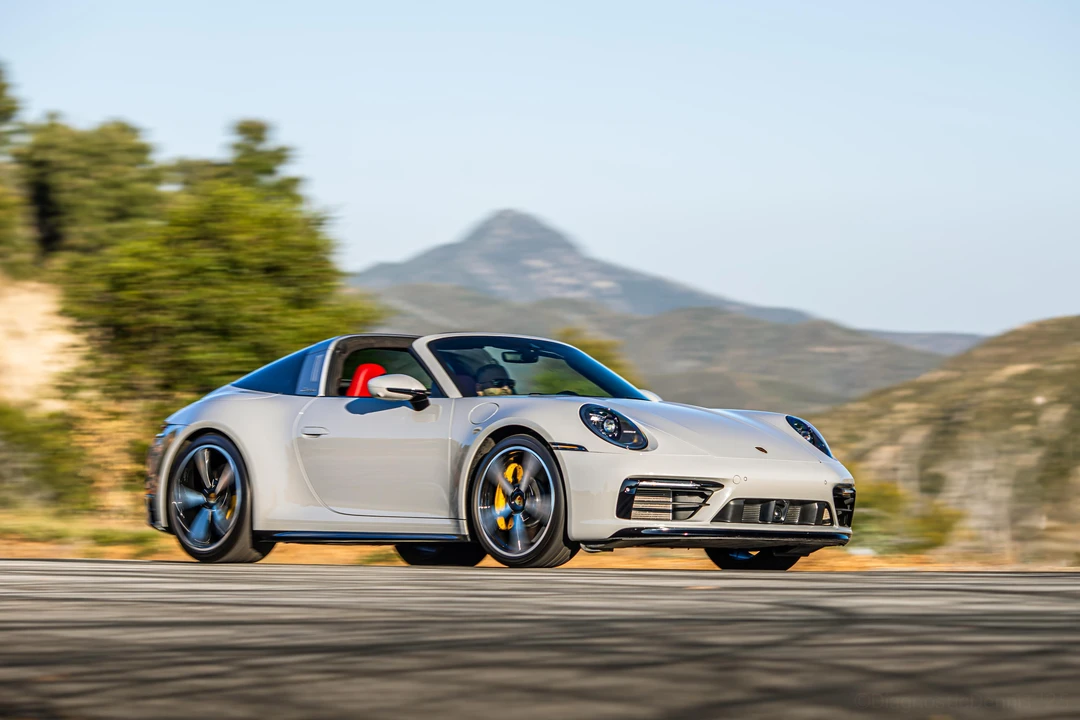 2022 Porsche 992 Carrera S - Image 12 of 31