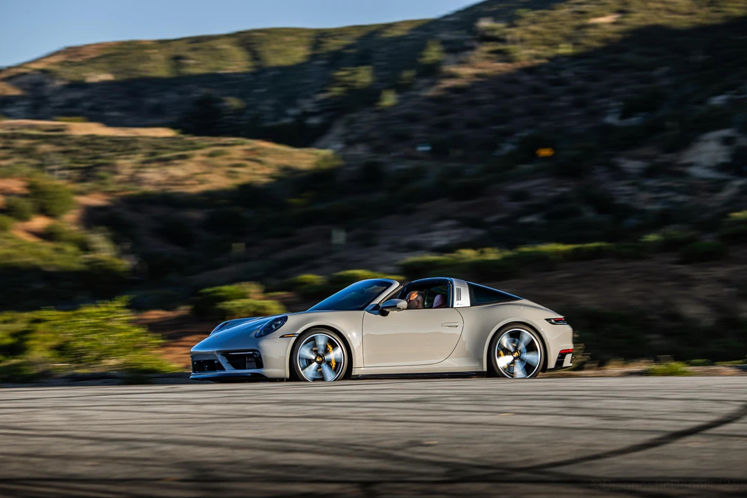 2022 Porsche 992 Carrera S - Image 7 of 31