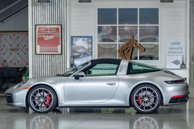 2022 Porsche 992 Targa 4 & 4S - Image 3 of 8