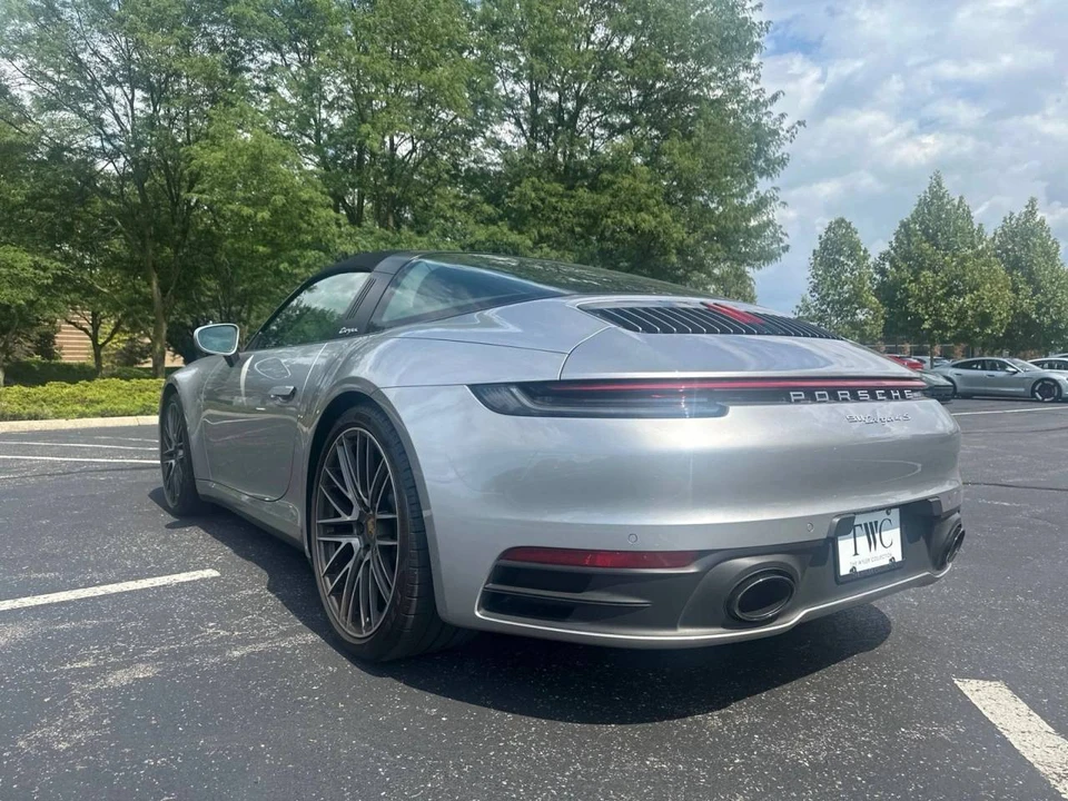 2022 Porsche 992 Targa 4 & 4S - Image 5 of 5