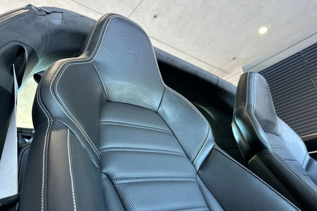 2022 Porsche 992 Targa 4 & 4S - Image 19 of 21