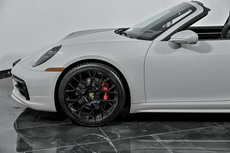 2022 Porsche 992 Targa 4 & 4S - Image 5 of 21